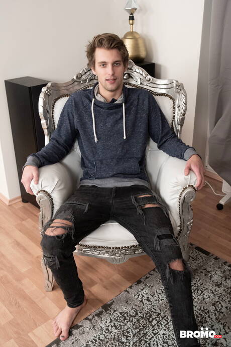 Beefcake Petr Cisler and czech superstud Jeremy Robbins have anal sex