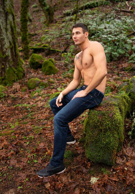 American well-built Jeb and beefcake Levi fuck ass after sucking outdoor