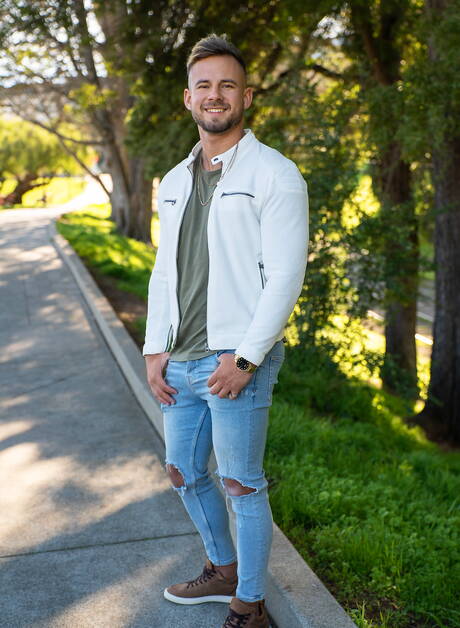 Latino muscular Manny and  Josh fuck after blowjob outside