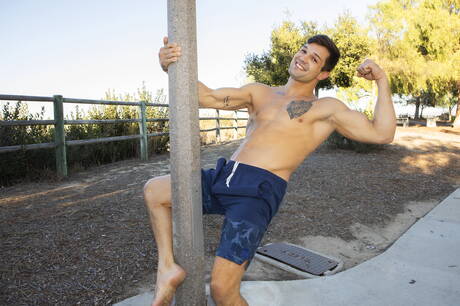 American stars hunk Brysen and bull Jayce in hard anal sex outside