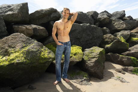 American strong bull Jayce and tough guy Jaymus fuck after dick sucking on beach