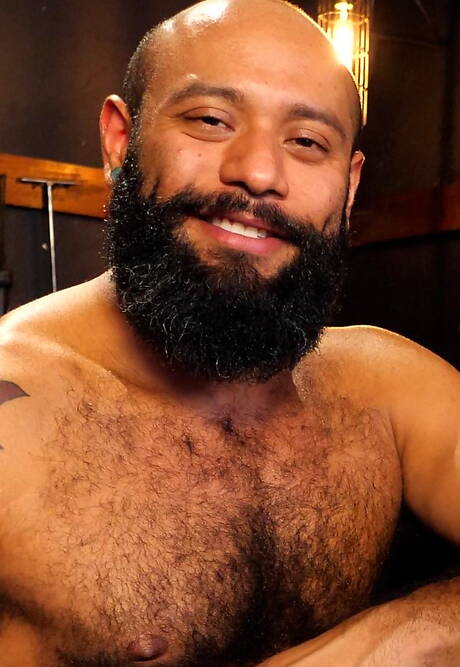 Muscle guys Ricky Larkin, Leo Forte and Brian Bonds in bdsm threesome fuck