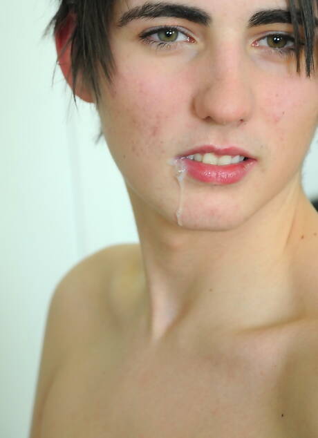 Czech beautiful boy Connor Levi and young dude Kyle Dickson have a good sex