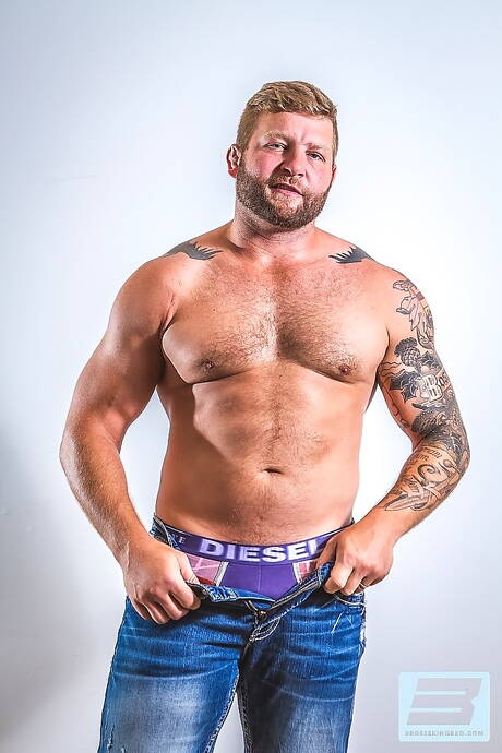 Well-built Kevin David and american gay bear Colby Jansen in hard anal sex