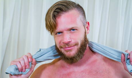 American pornstars muscular Brian Bonds and gay bear Lance Charger have a hot couple scene