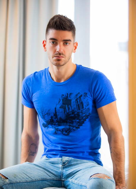 Hot guy Edward Terrant and sexy boy Raphael Louis have a good sex