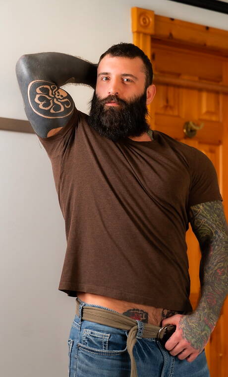 Canadian hot bear Markus Kage and stud Oliver Jones love each other