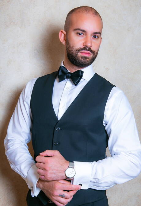 Hunky guy Bruno Max and hunky guy Manuel Scalco have a hot couple sex outdoor