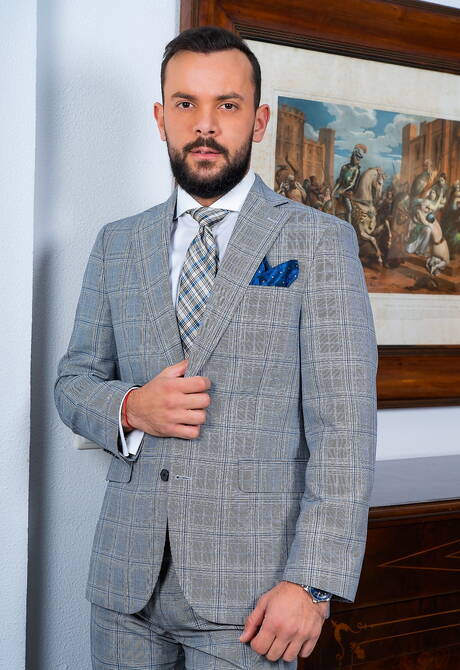 English muscular Lukas Daken and portuguese hot bear Sir Peter have a good anal sex