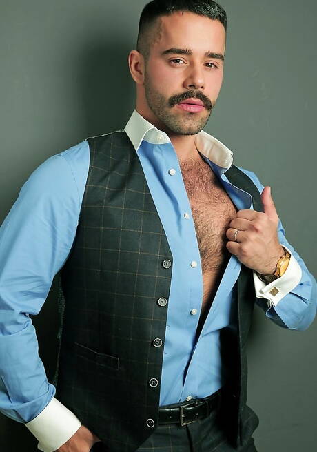 Belgian muscular Damon Heart and french hot bear Teddy Torres love each other