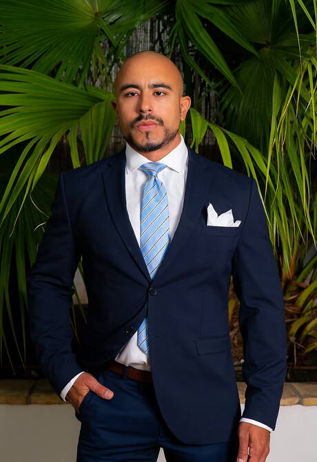 Shameless buddies Alan Vicenzo, Emir Boscatto and Gustavo Cruz make a love at pool