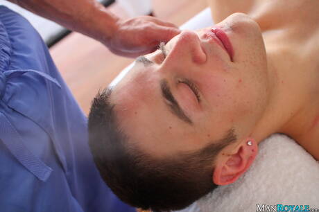 Two american boys strong bull Tyler Saint and tough guy Calvin Koons have a hot couple scene