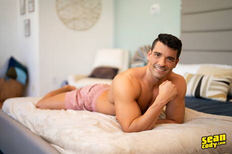 Latin bodybuilder Presley Scott fuck ass after blowjob