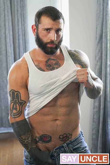 Canadian strongman Collin Lust and canadian bear Markus Kage sucking and fucking each other