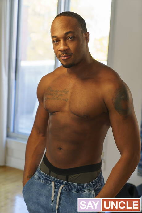 Horny buddies William Moore, Trent King and Beau Reed in interracial groupsex