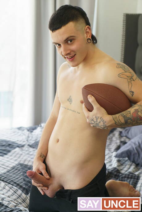 Edward Terrant, Markus Kage, Harvey Sid, James in groupsex scene