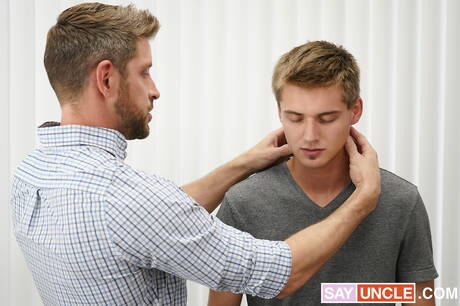 Hot american guys beefy Johnny Ford and twink Ashton Silvers love each other