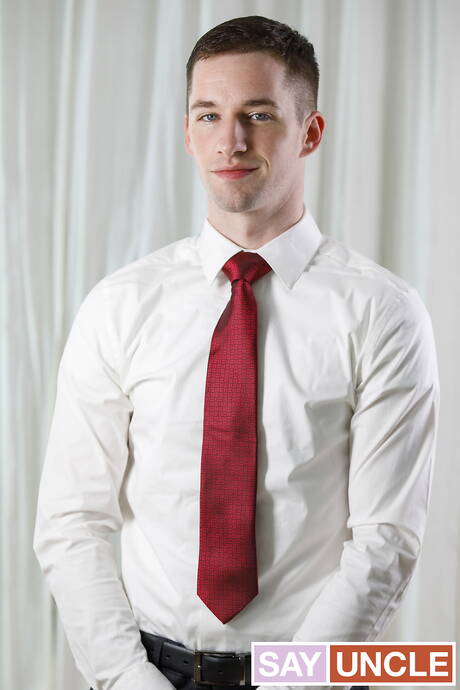 Gay Undressing Pics