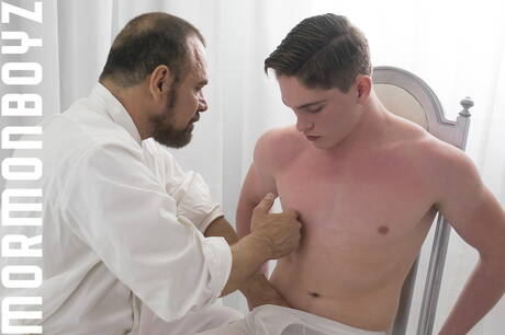 American muscular Jay Tee and hunk Ballard posing naked and showing tight butt