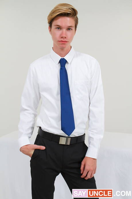 Pretty american guys hot twink Eric Charming and young boy Jordan Lake have a hot couple scene