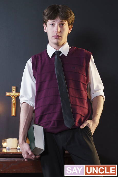 Canadian twink Edward Terrant and american husky guy Dale Kuda fuck ass after sucking cock