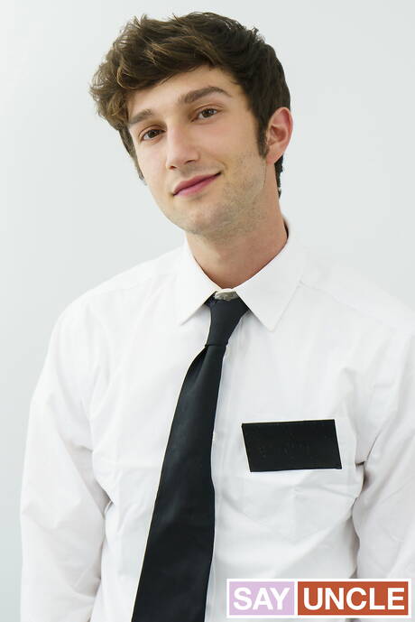 Pretty american guys strongman Trent Summers and hot twink Kai Masters fuck after dick sucking