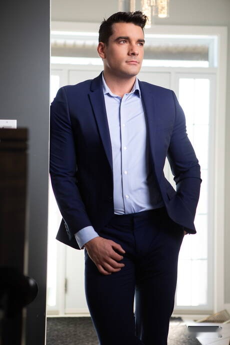 Canadian husky guy Clark Delgaty and latin muscular Presley Scott in hot homosexual scene outside