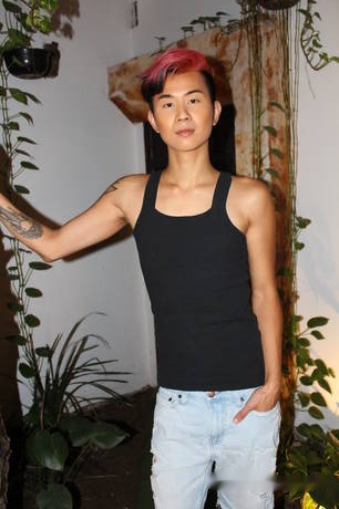 Muscular Axel Loon Bernal and asian pretty boy Nolan Knox fuck after dick sucking outside