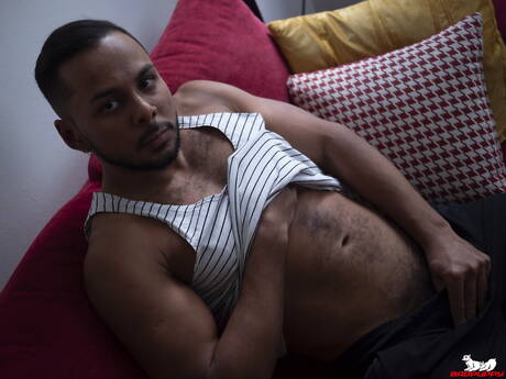 Latin strongman Enzo Rodriquez masturbating