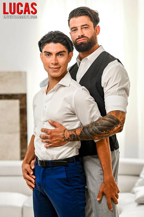 Hot american guys muscular Alfonso Osnaya and bear Alpha Wolfe fuck after dick sucking