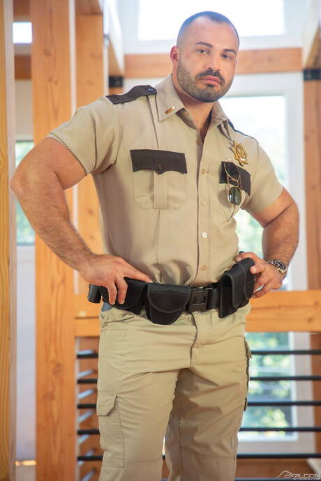 Nice american buddies husky guy Jordan Starr and bull Nick Cranston fuck ass after sucking dick outdoor