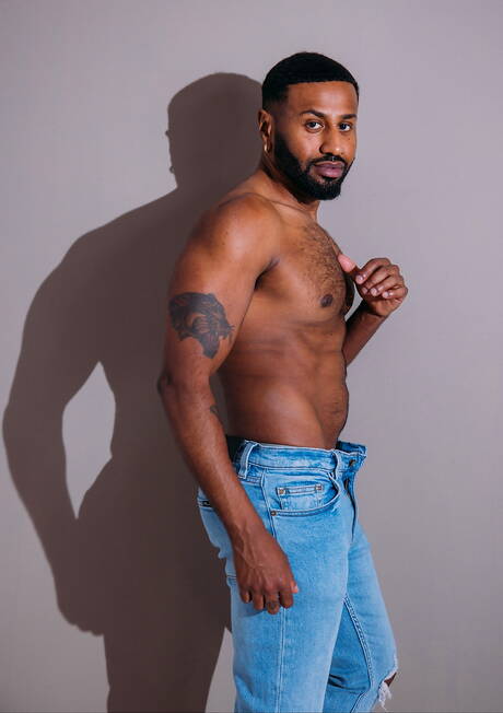 American pornstars strong bull Braxton Cruz and pretty boy Cody Seiya have anal sex