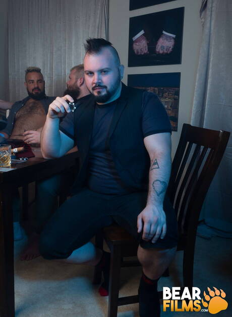 American bear Dean Gauge posing nude and showing hot ass