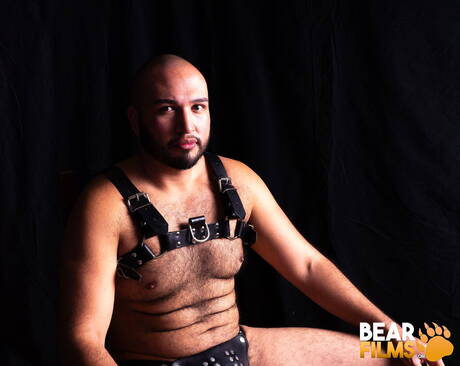 Latino bodybuilder Angel Ferrari posing nude