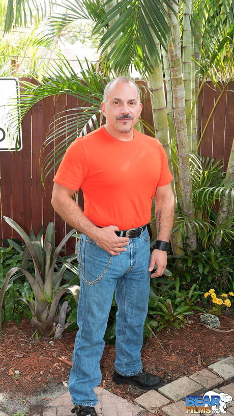 American hunk Jay Ricci take off his clothes outside