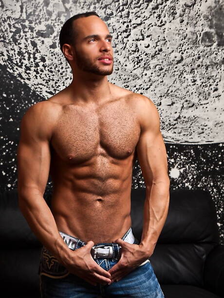 Latin strongman Diego Sans and american husky guy Sean Zevran in hot ass bang