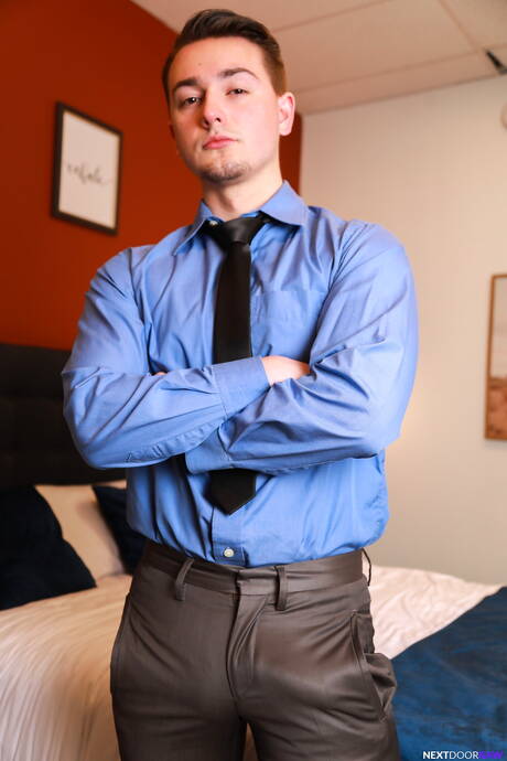 Nice american guys beefcake Masyn Thorne and pretty boy Ashton Silvers in hard anal sex