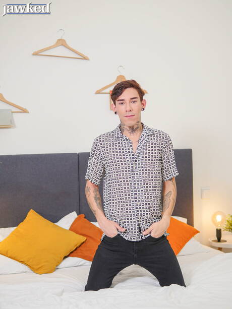 Venezuelan twink Roman Capellini posing nude and showing hot butt