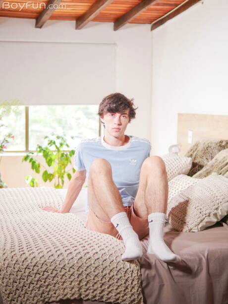 Young Milo Thunder posing nude