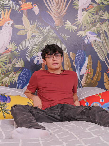 Latin beautiful boy Luis Angel get naked and showing his butt