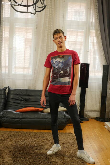 Young Jordan Jones shows a beautiful body