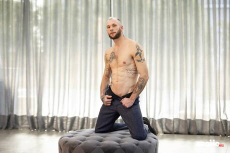 Well-built Allen King and strongman Guillaume Wayne love each other